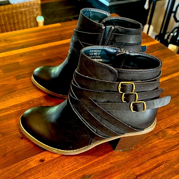 Women’s black size 9 ankle boots - Picture 5 of 6